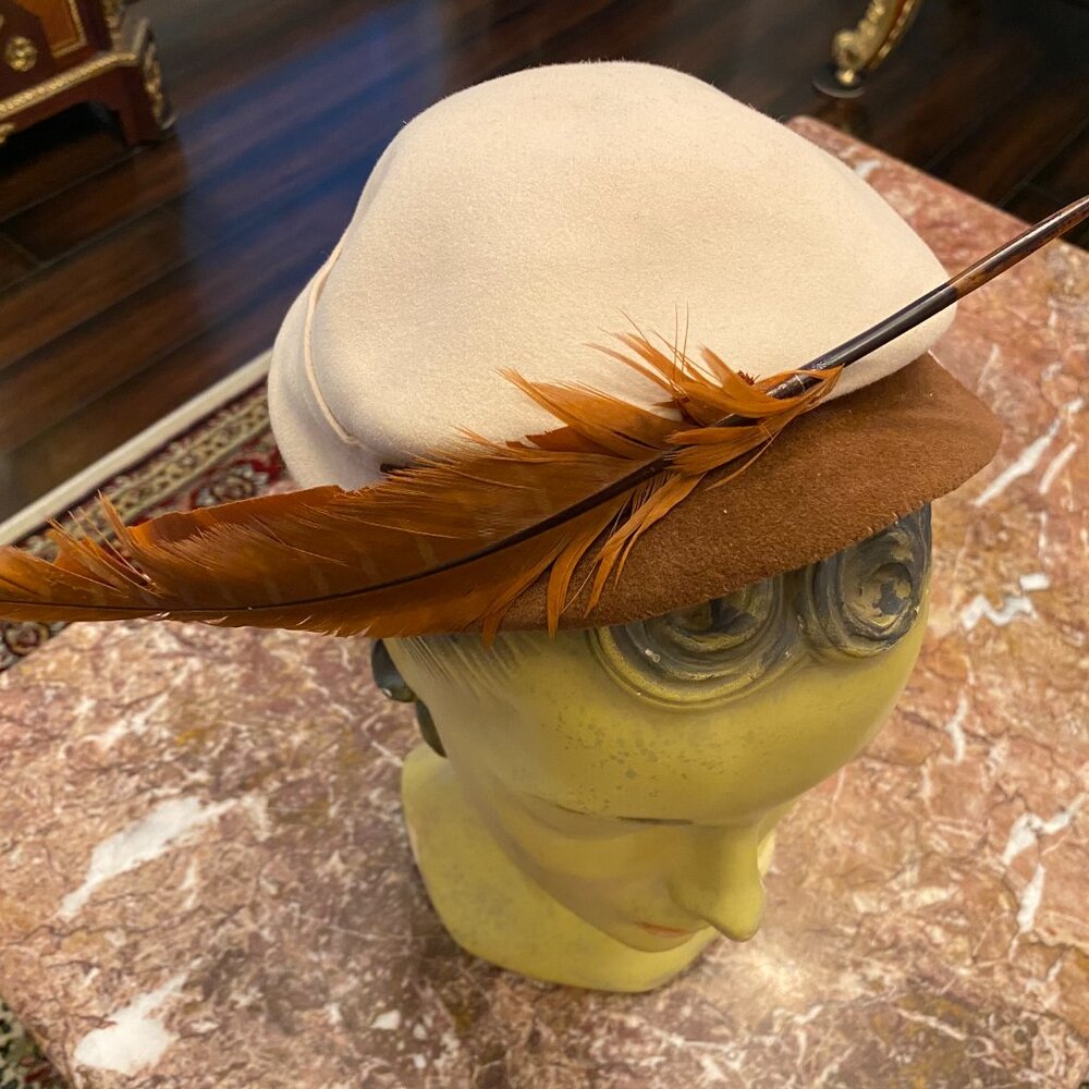 1950s Bullock's Pasadena Collegienne Felt Hat With Feather View 2